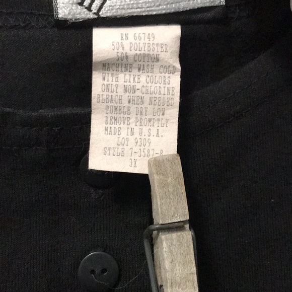 Sleeveless Shirt Plus Size - Picture 3 of 3